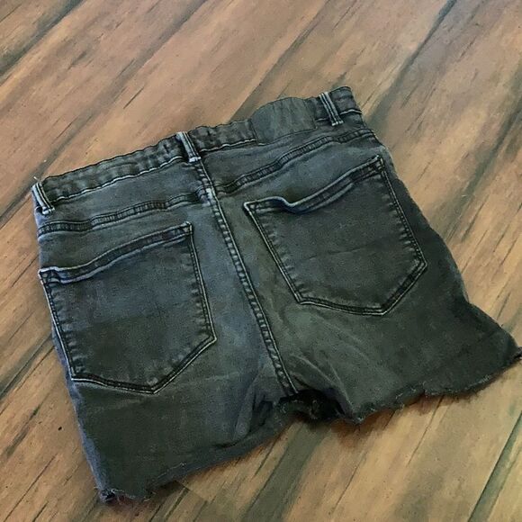 NEW ASOS Pull & Bear Washed Black Distressed Denim Jean Shorts Size XS - Picture 2 of 3